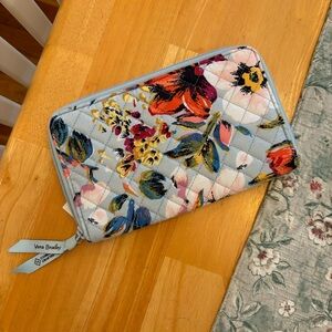 NWT Vera Bradley Sea Air Floral Deluxe Cotton Travel Wallet with Zipper